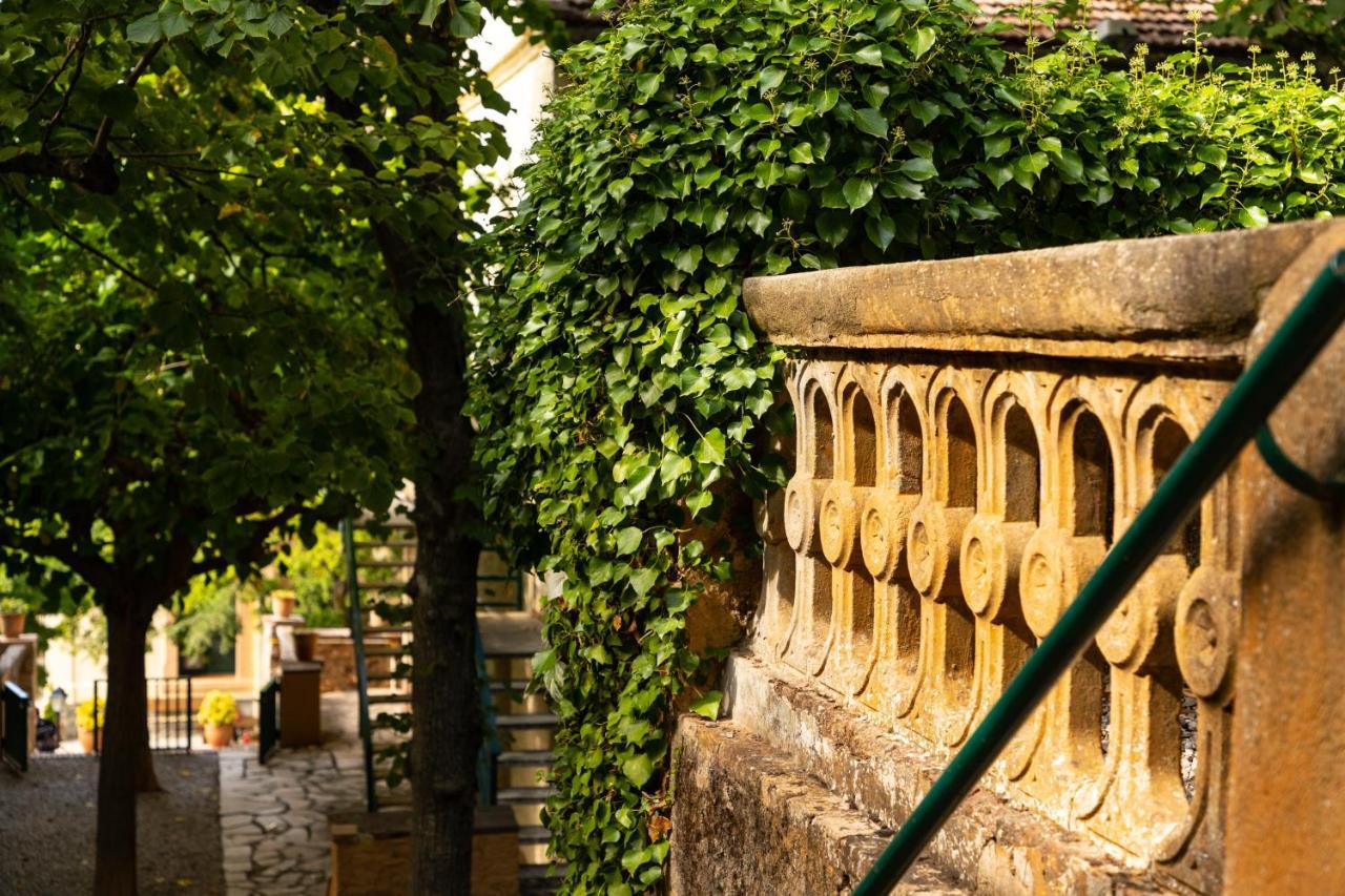 Espluga de Francolí Hotel Rural Y Apartamentos Villa Engracia מראה חיצוני תמונה