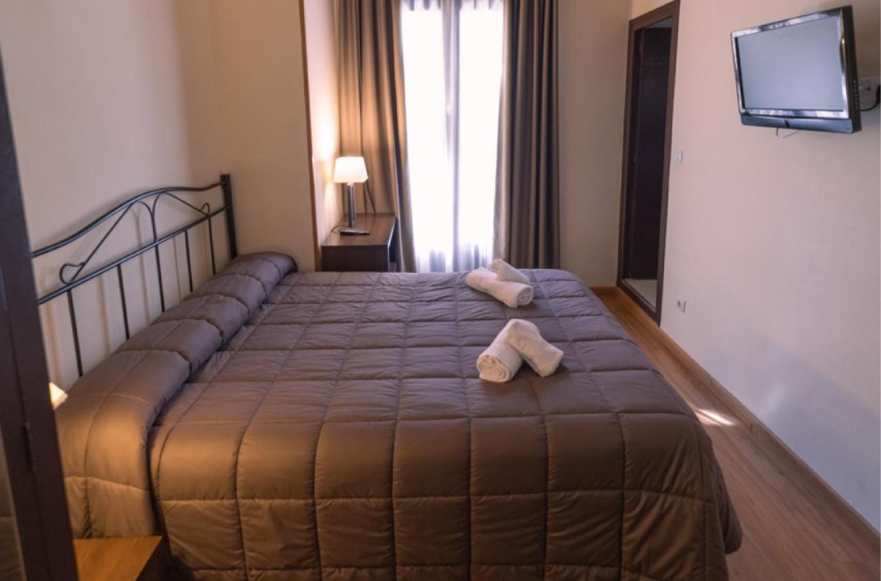 Espluga de Francolí Hotel Rural Y Apartamentos Villa Engracia מראה חיצוני תמונה